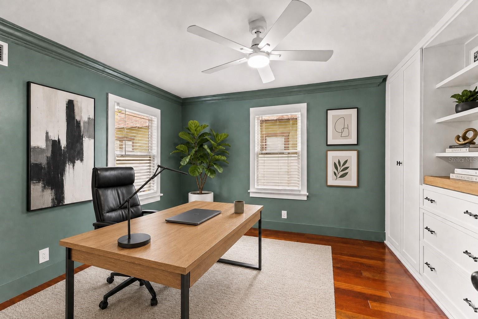 308 W ALFRED ST