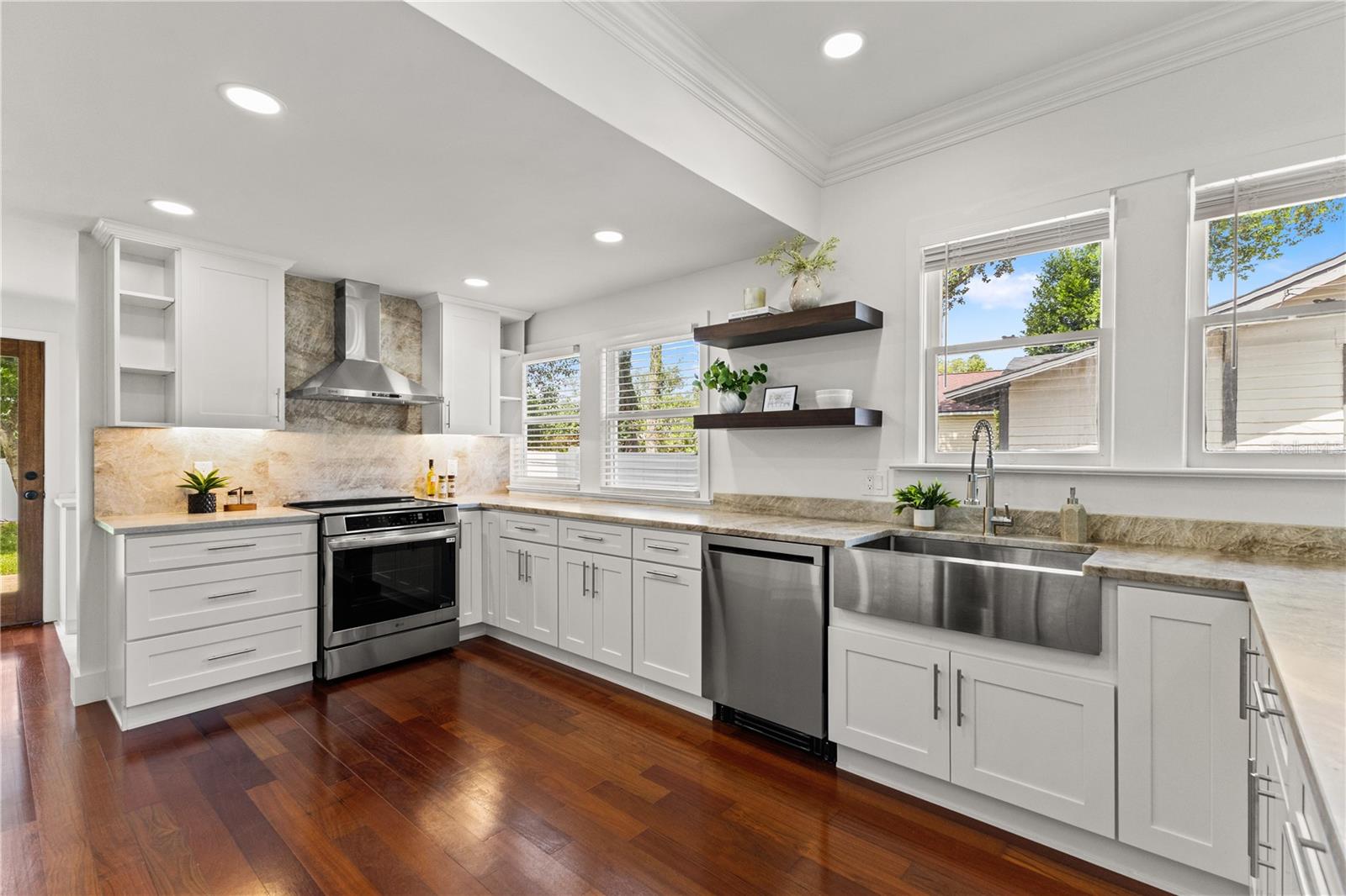 308 W ALFRED ST