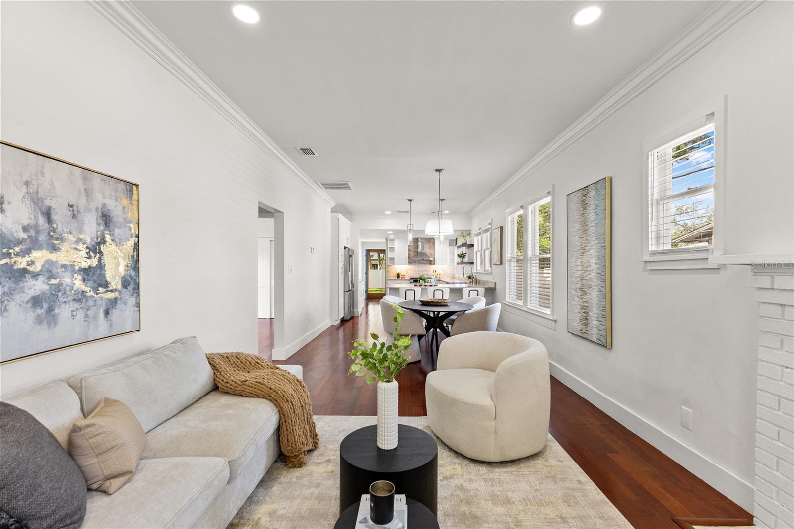 308 W ALFRED ST