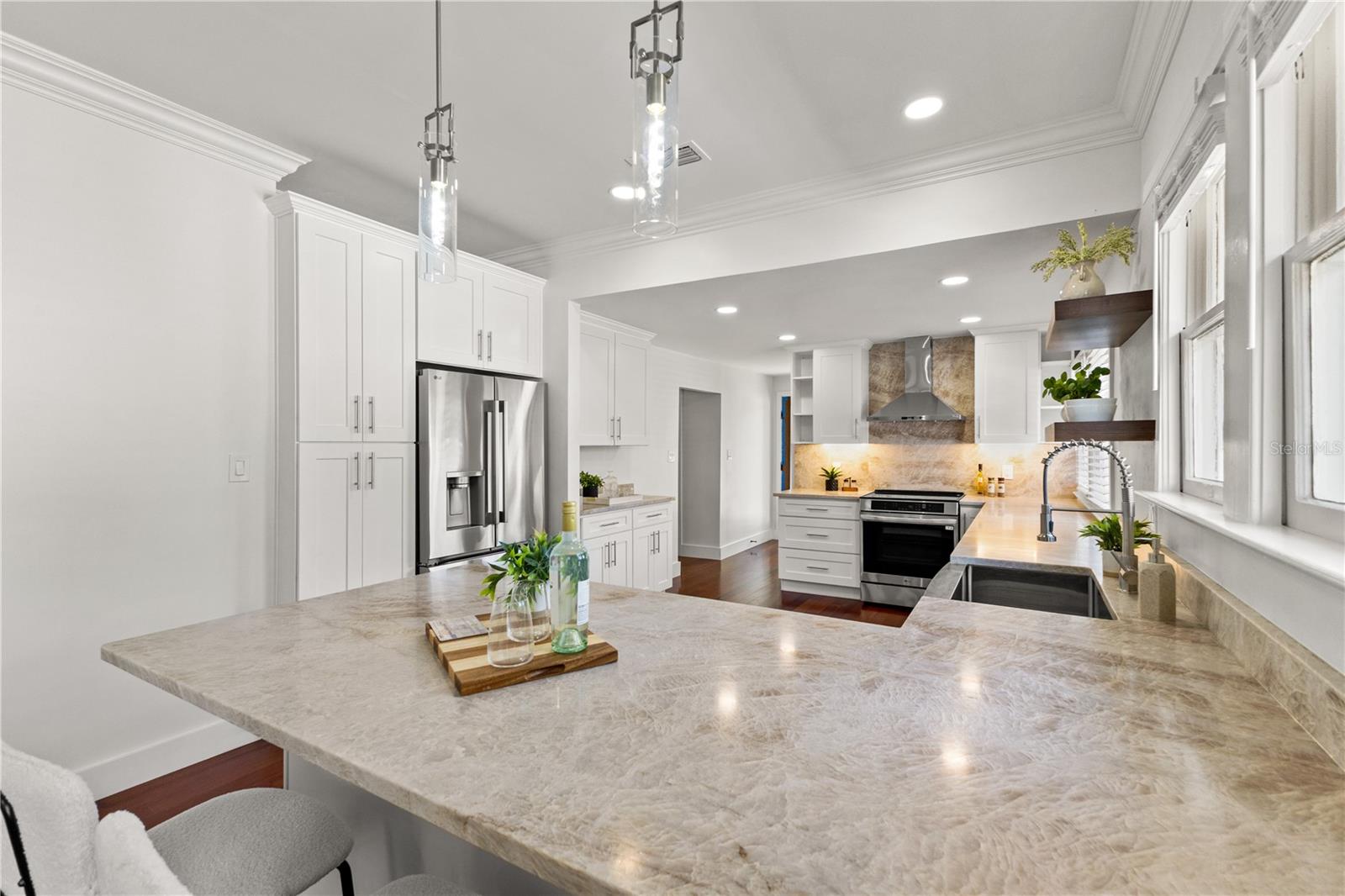 308 W ALFRED ST