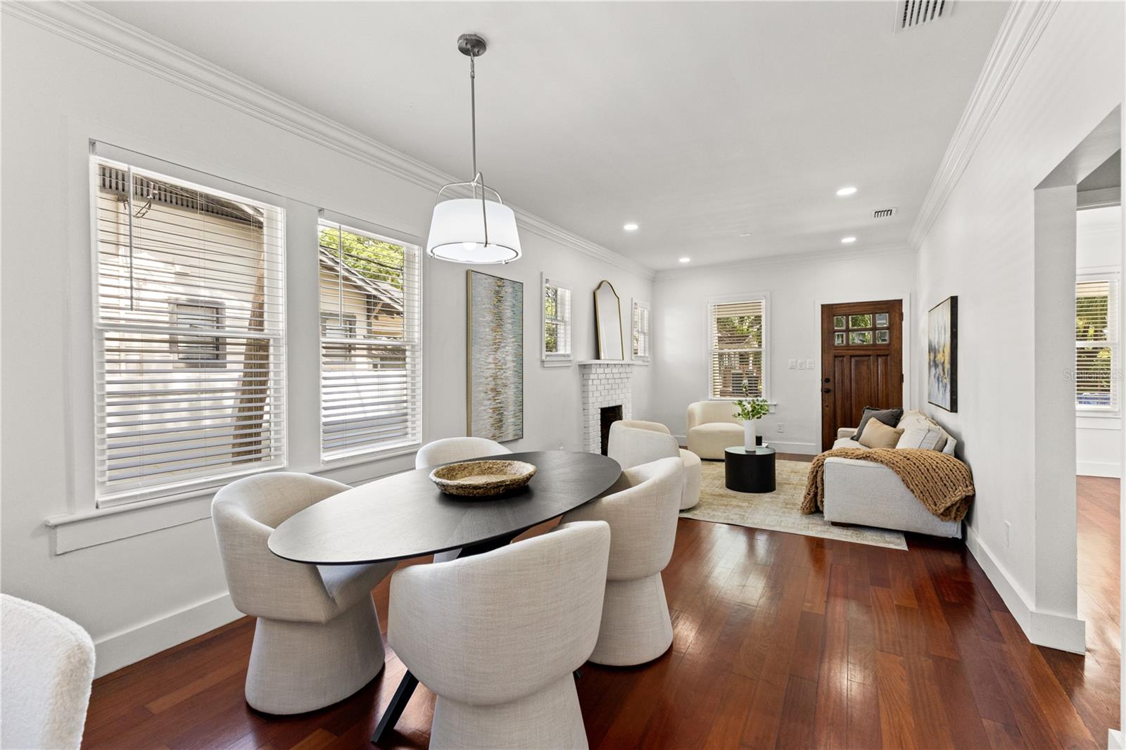 308 W ALFRED ST