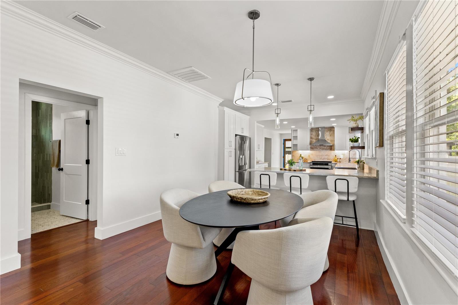 308 W ALFRED ST