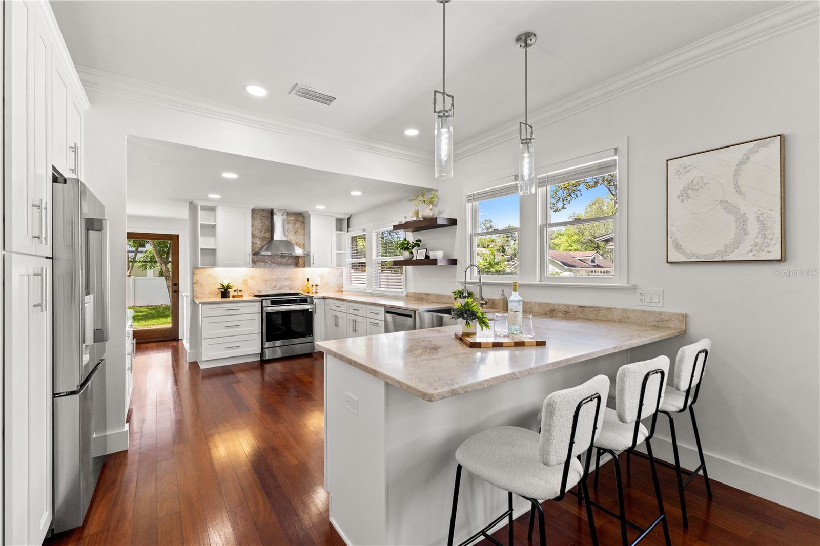 308 W ALFRED ST