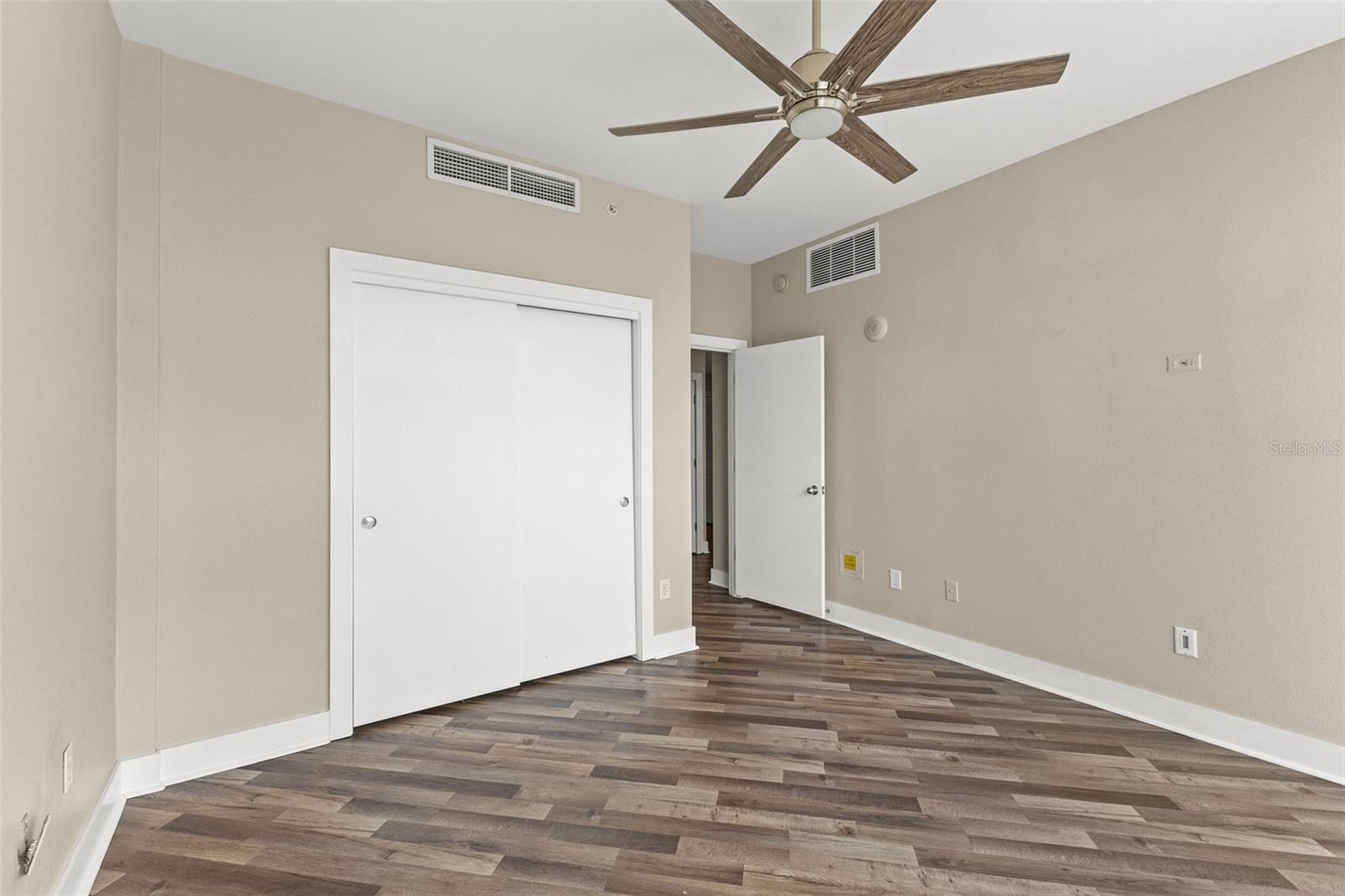 1120 E KENNEDY BLVD #1229