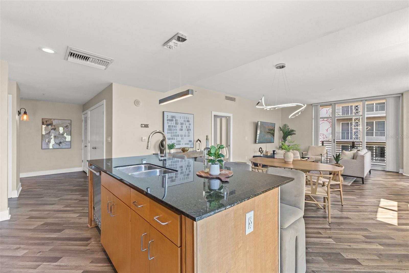 1120 E KENNEDY BLVD #1229