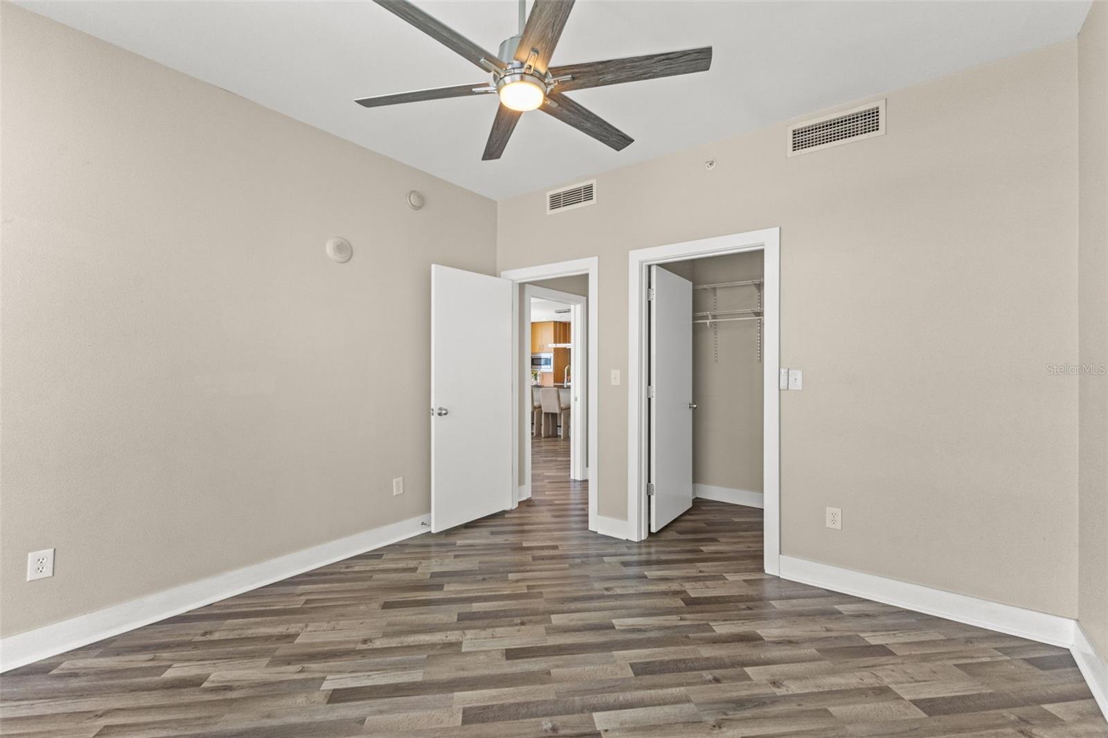 1120 E KENNEDY BLVD #1229