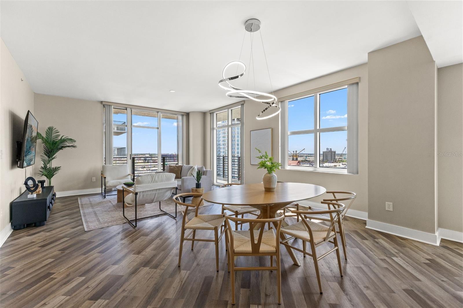 1120 E KENNEDY BLVD #1229