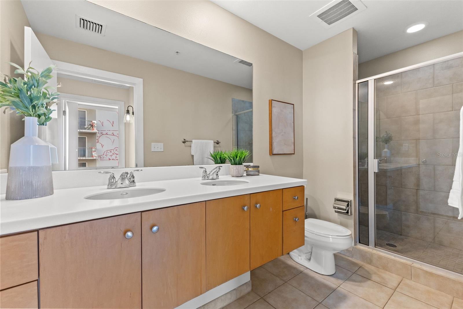 1120 E KENNEDY BLVD #1229