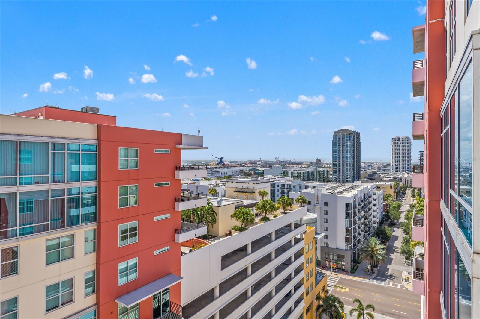 1120 E KENNEDY BLVD #1229
