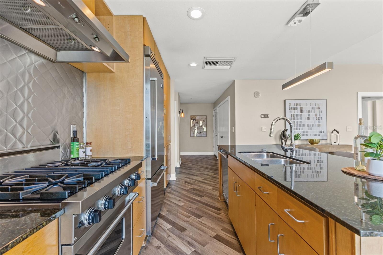 1120 E KENNEDY BLVD #1229