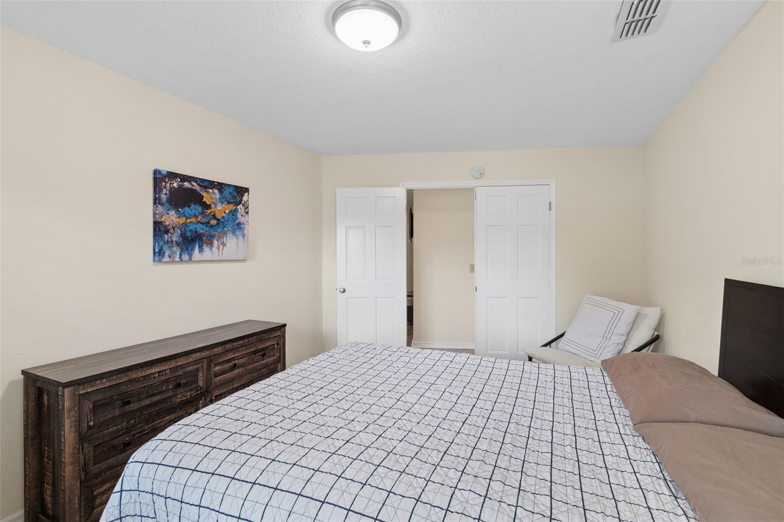 653 TIMBER POND DR