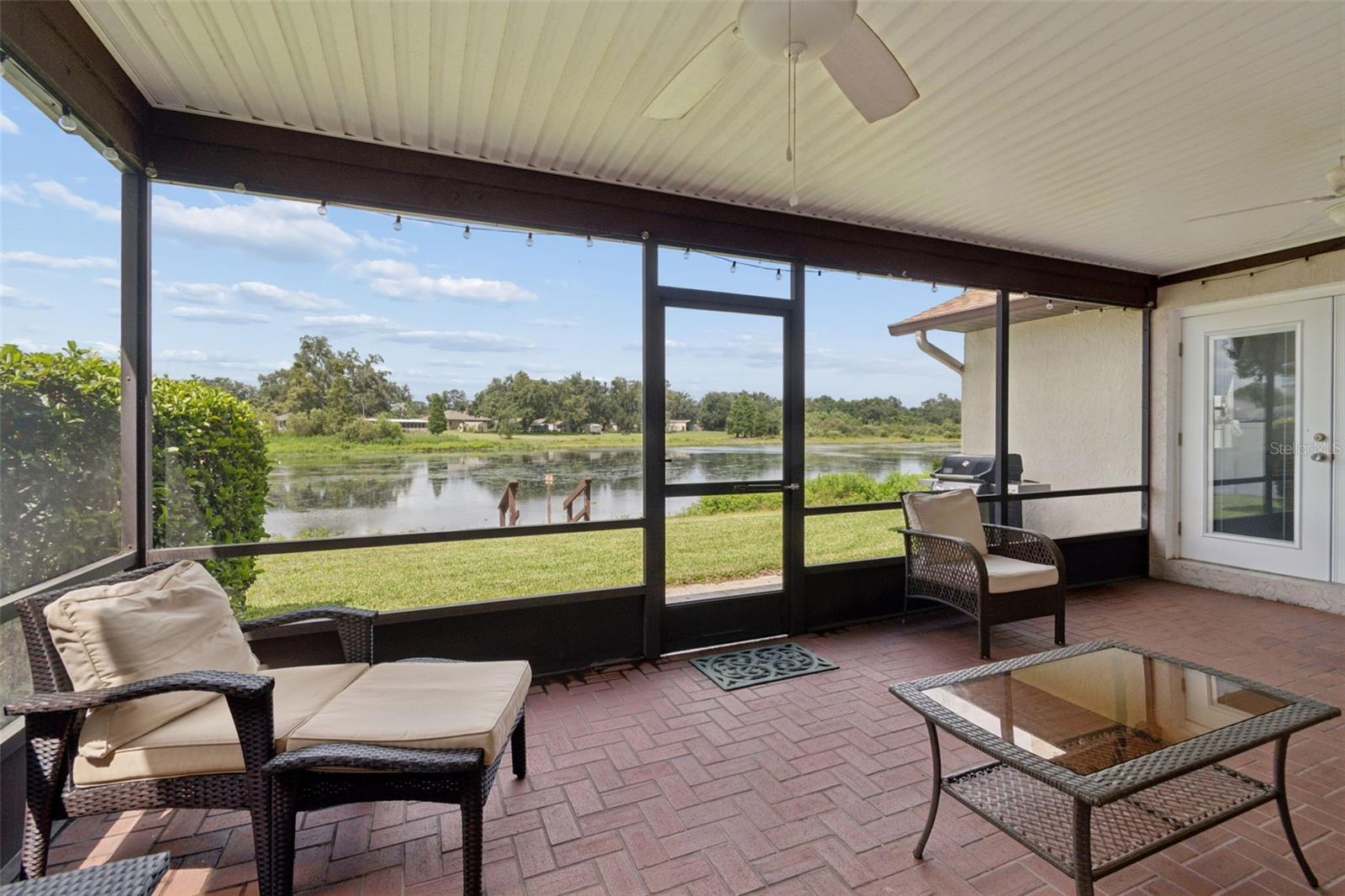 653 TIMBER POND DR