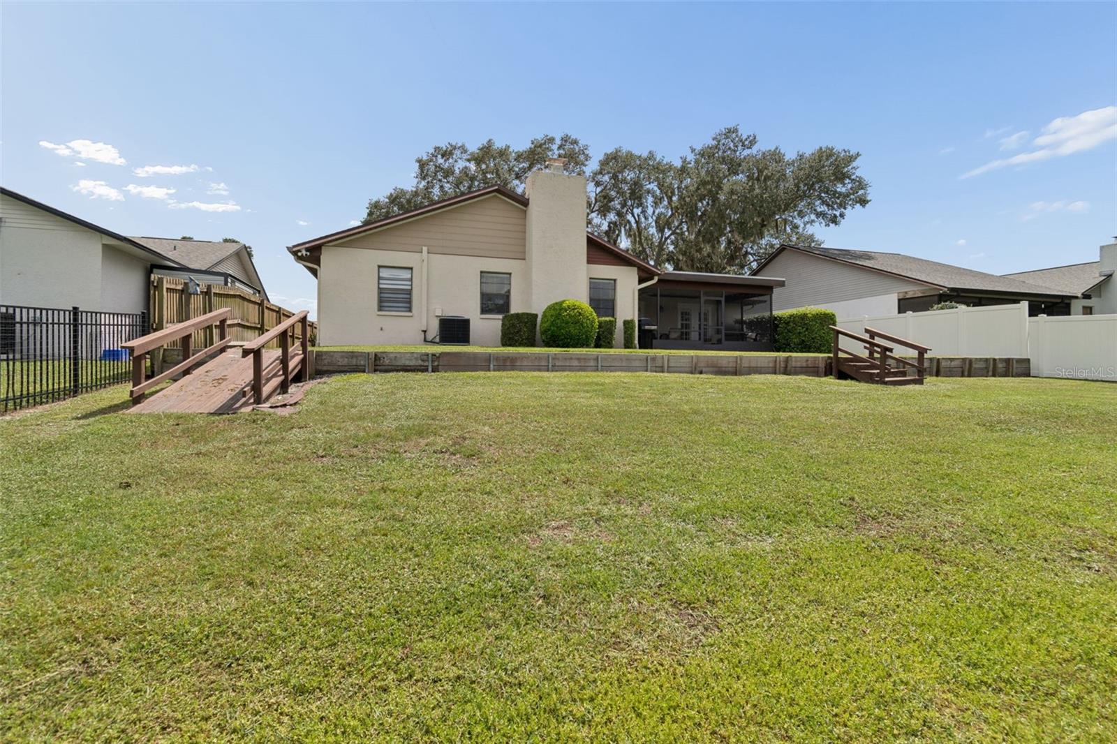 653 TIMBER POND DR