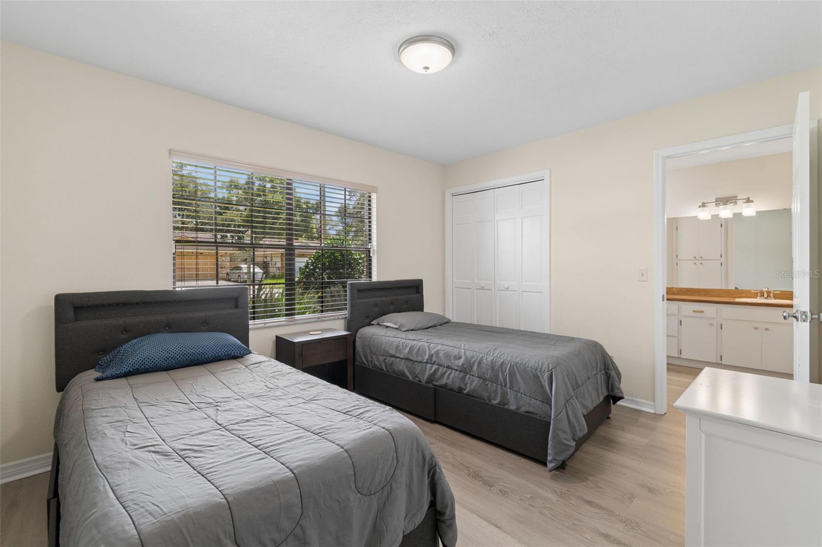 653 TIMBER POND DR