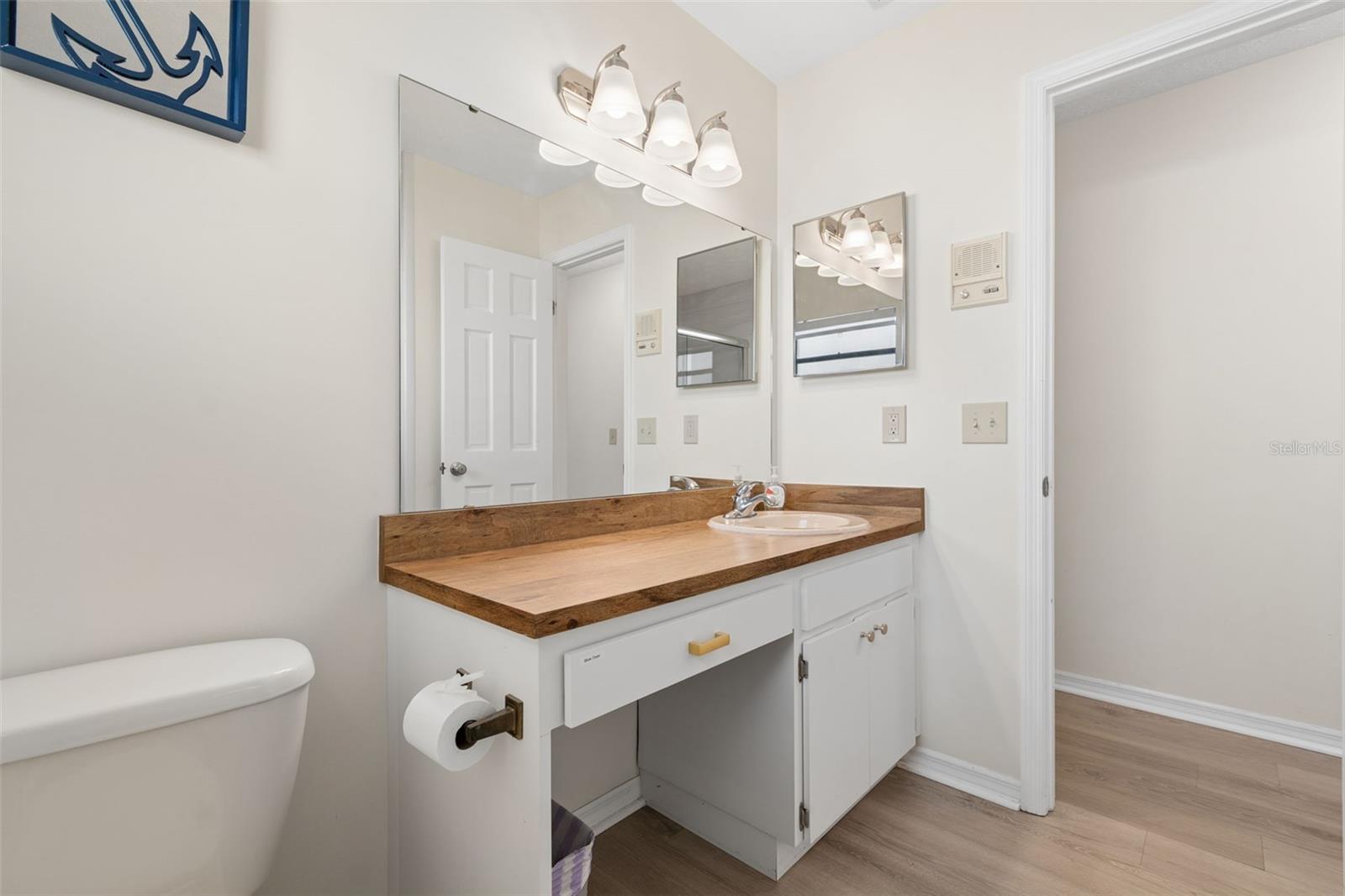 653 TIMBER POND DR