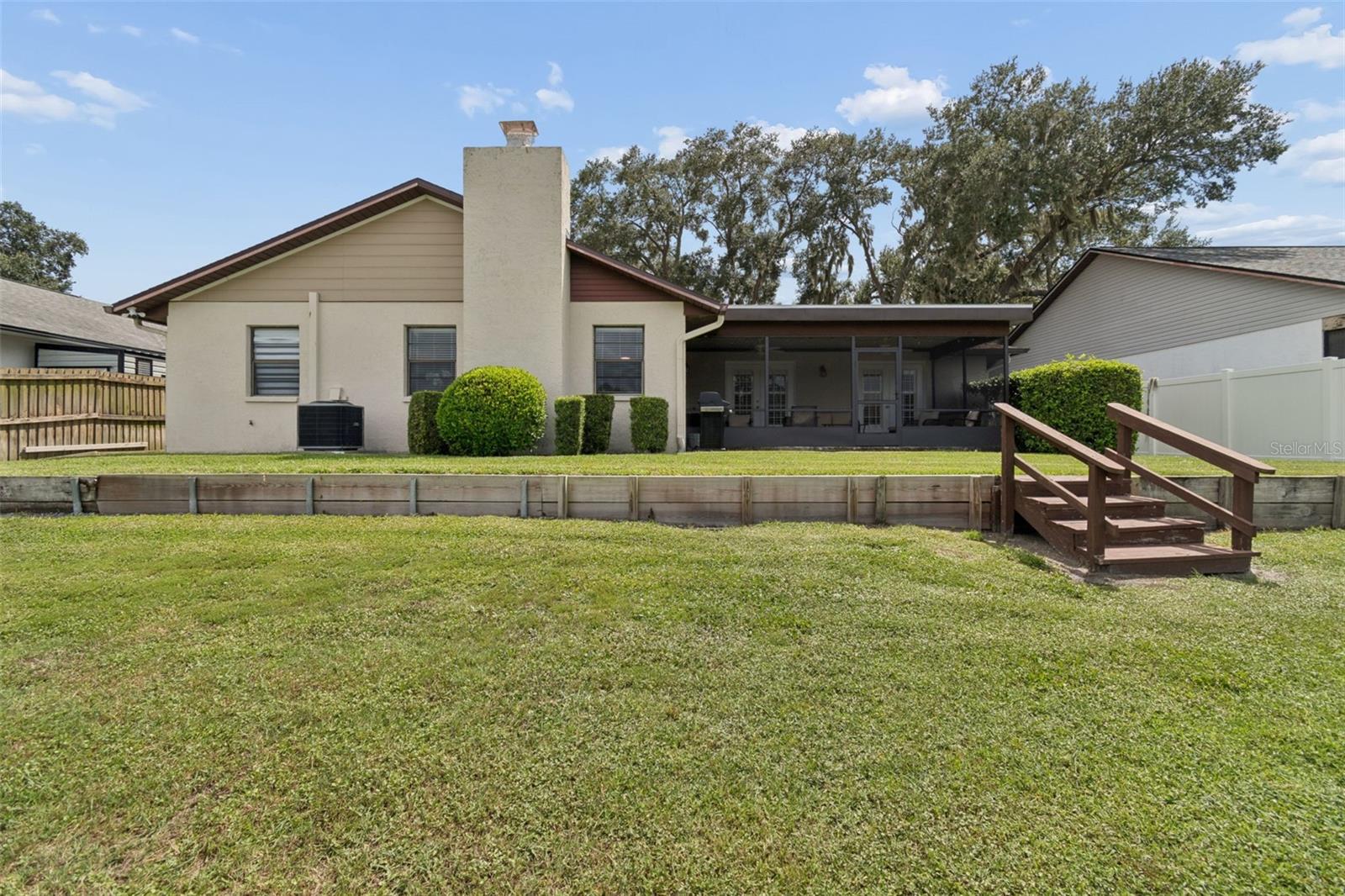 653 TIMBER POND DR