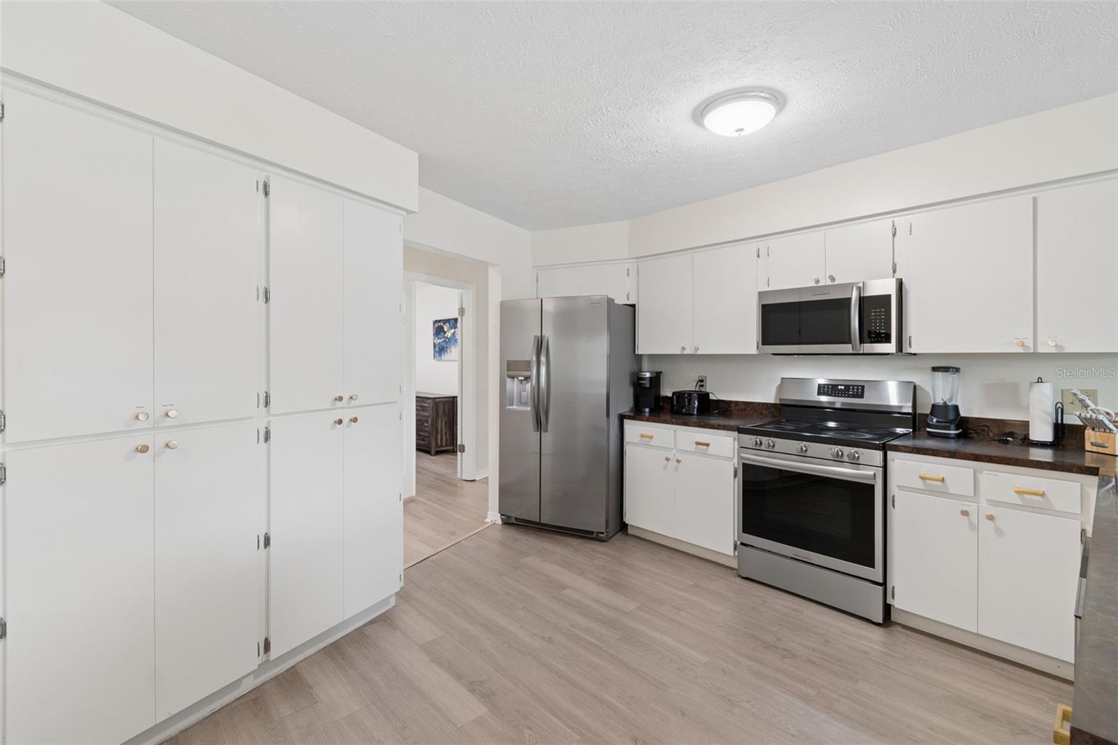 653 TIMBER POND DR