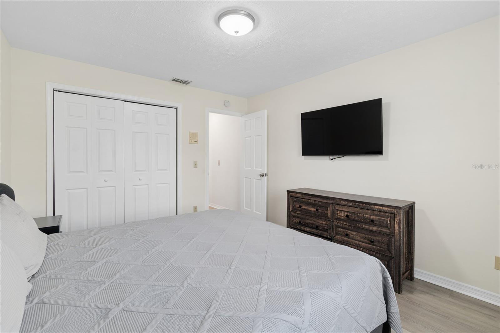 653 TIMBER POND DR