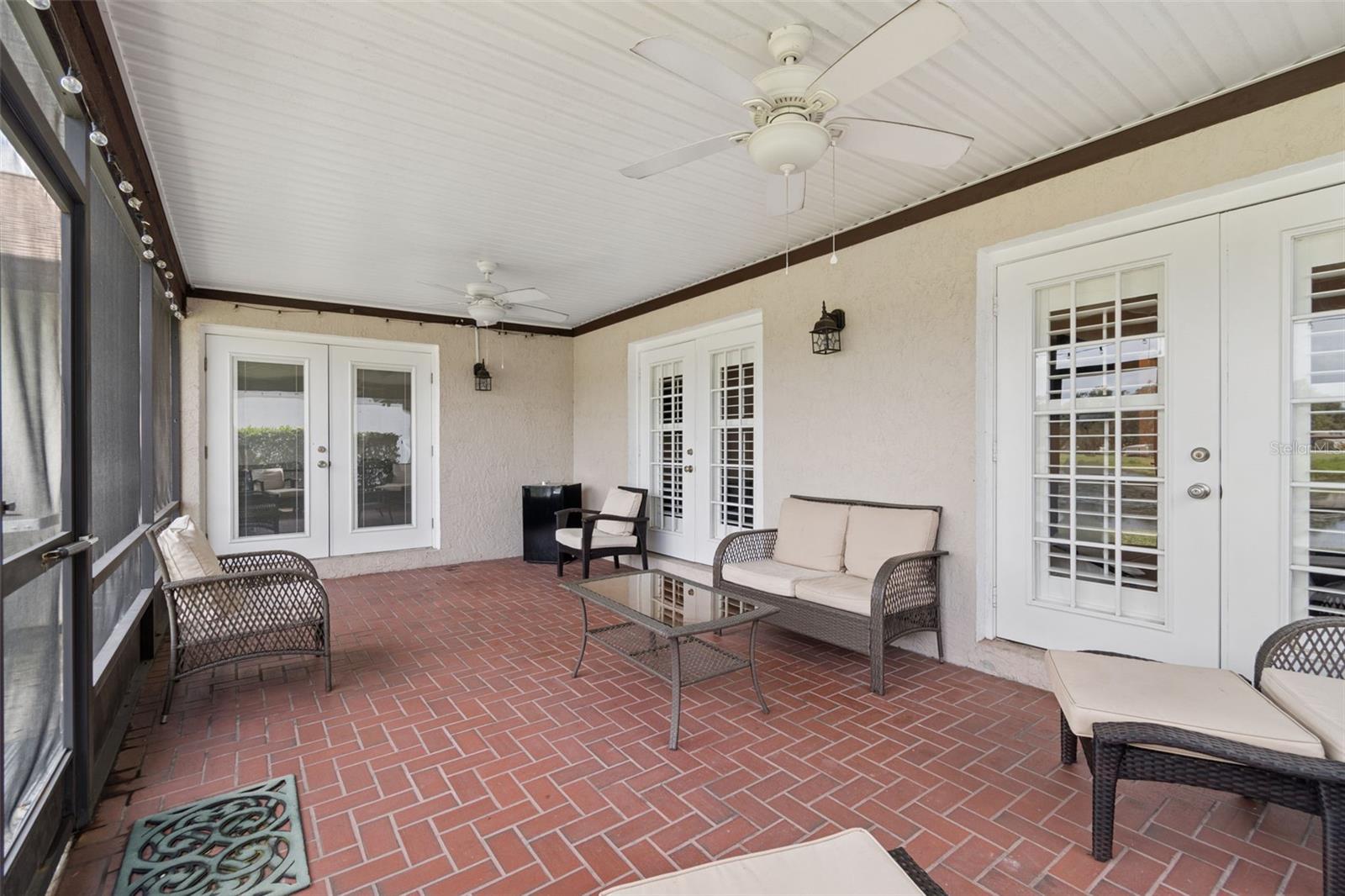 653 TIMBER POND DR
