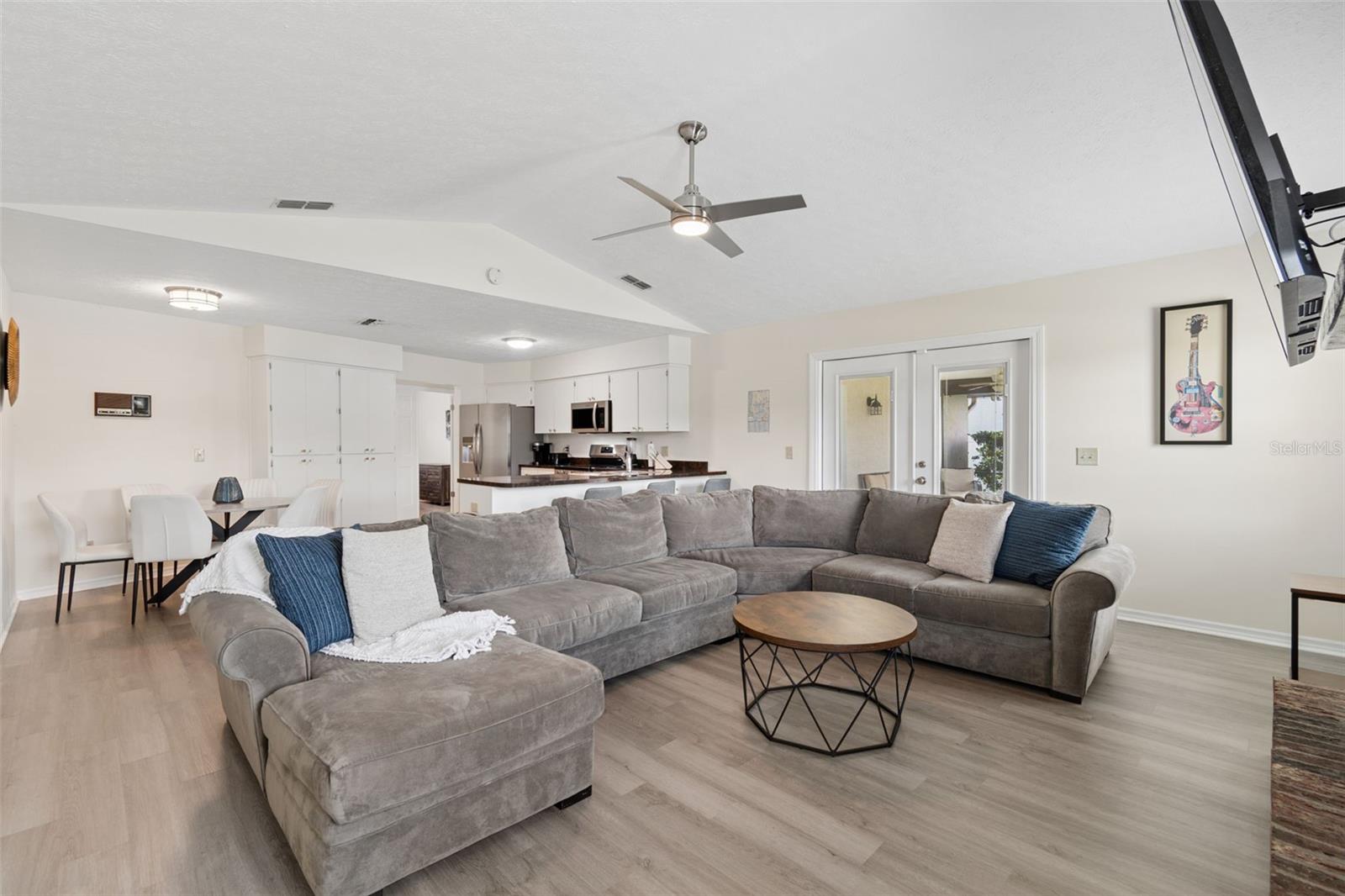 653 TIMBER POND DR