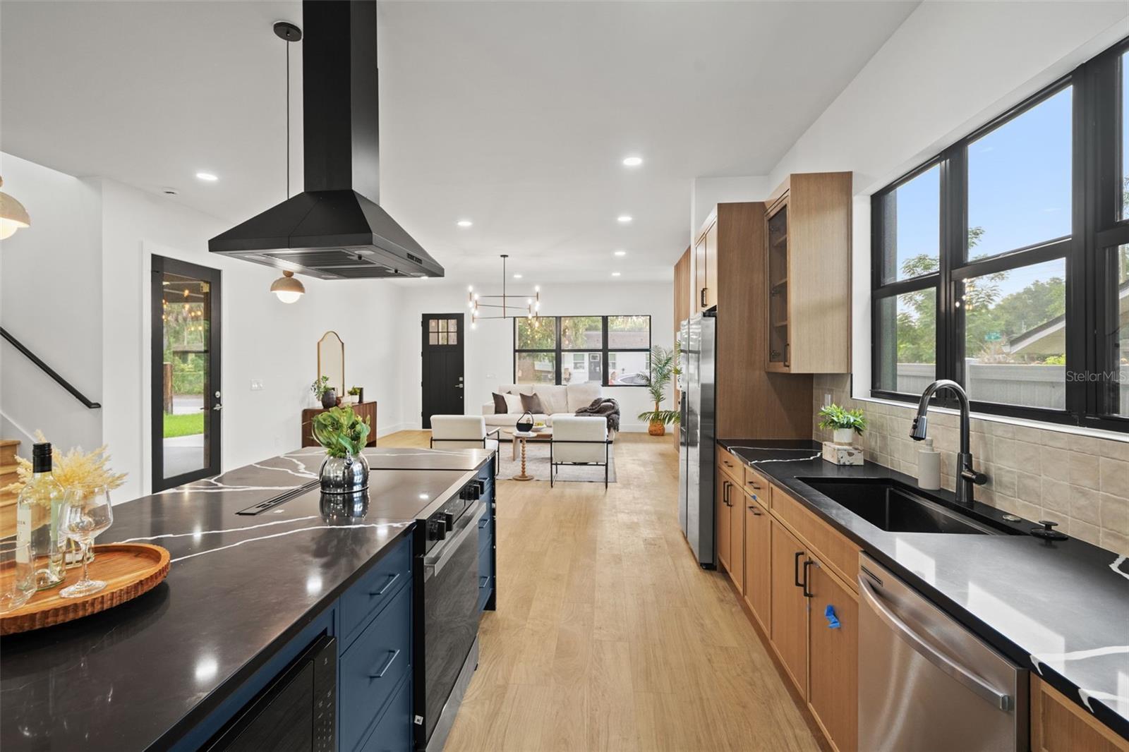 6606 N 9TH ST