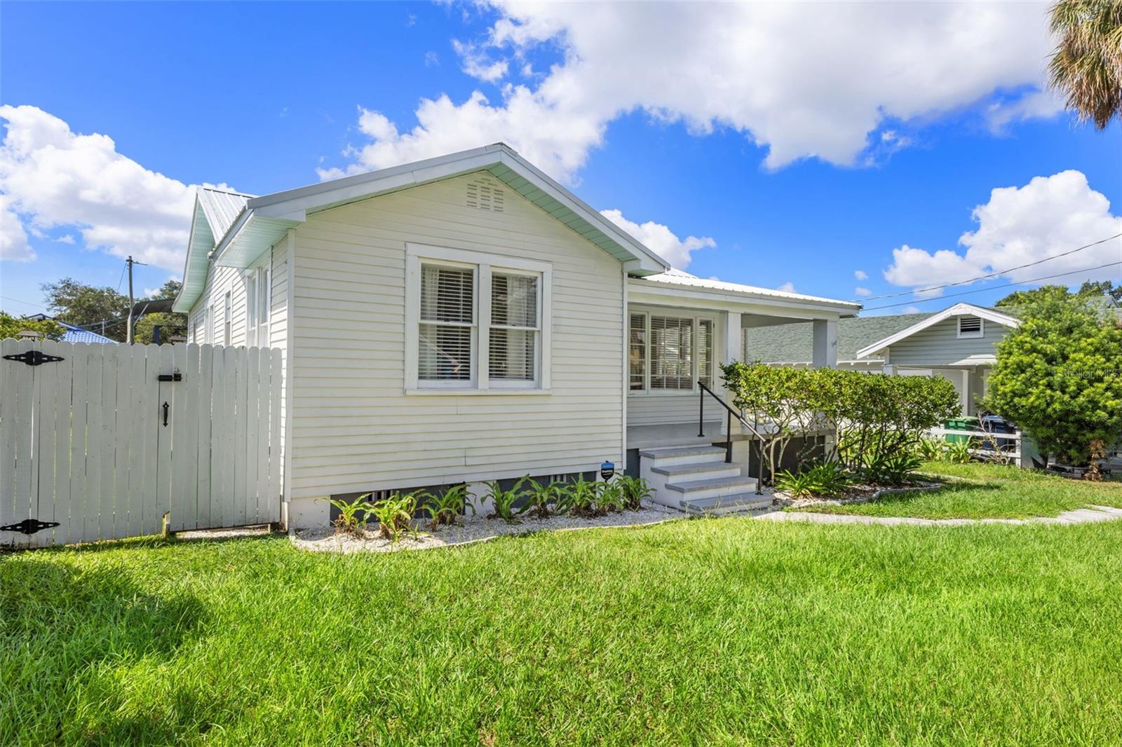 106 W MINNEHAHA ST