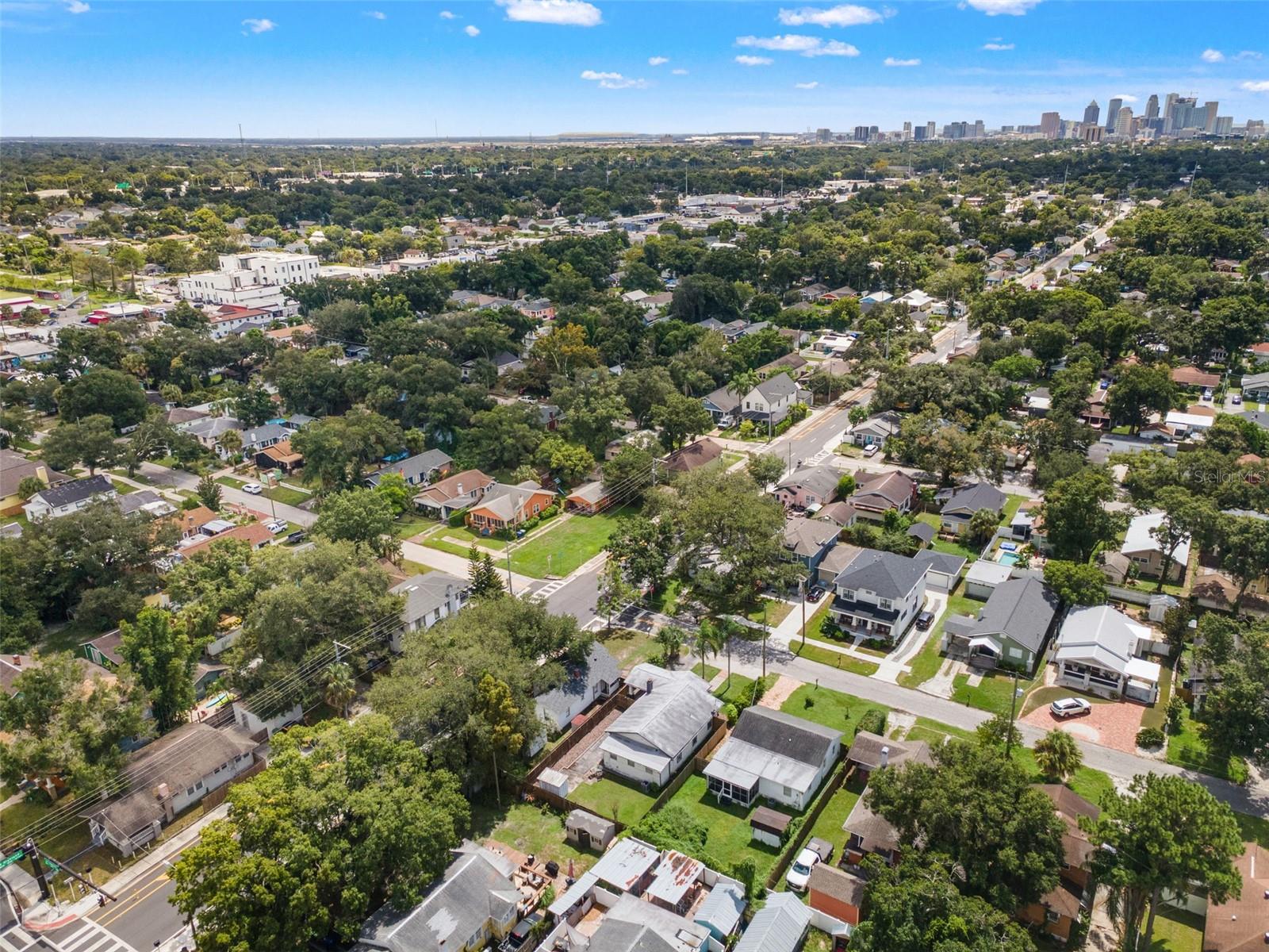 303 W CURTIS ST