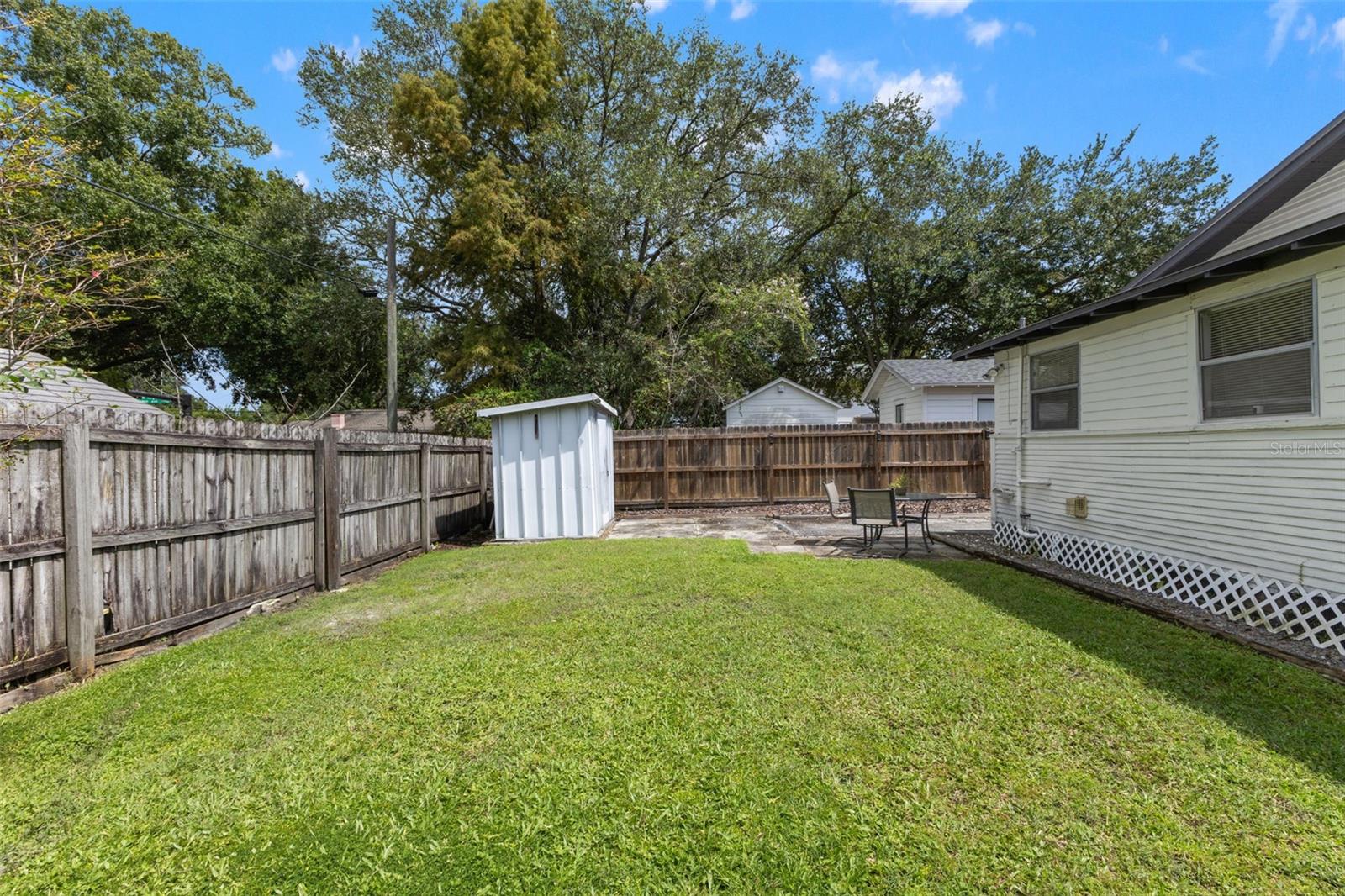 303 W CURTIS ST
