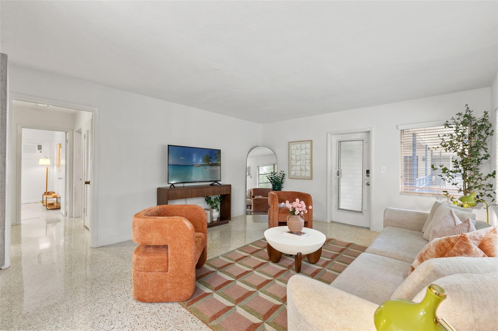 800 BEACH DR NE #1