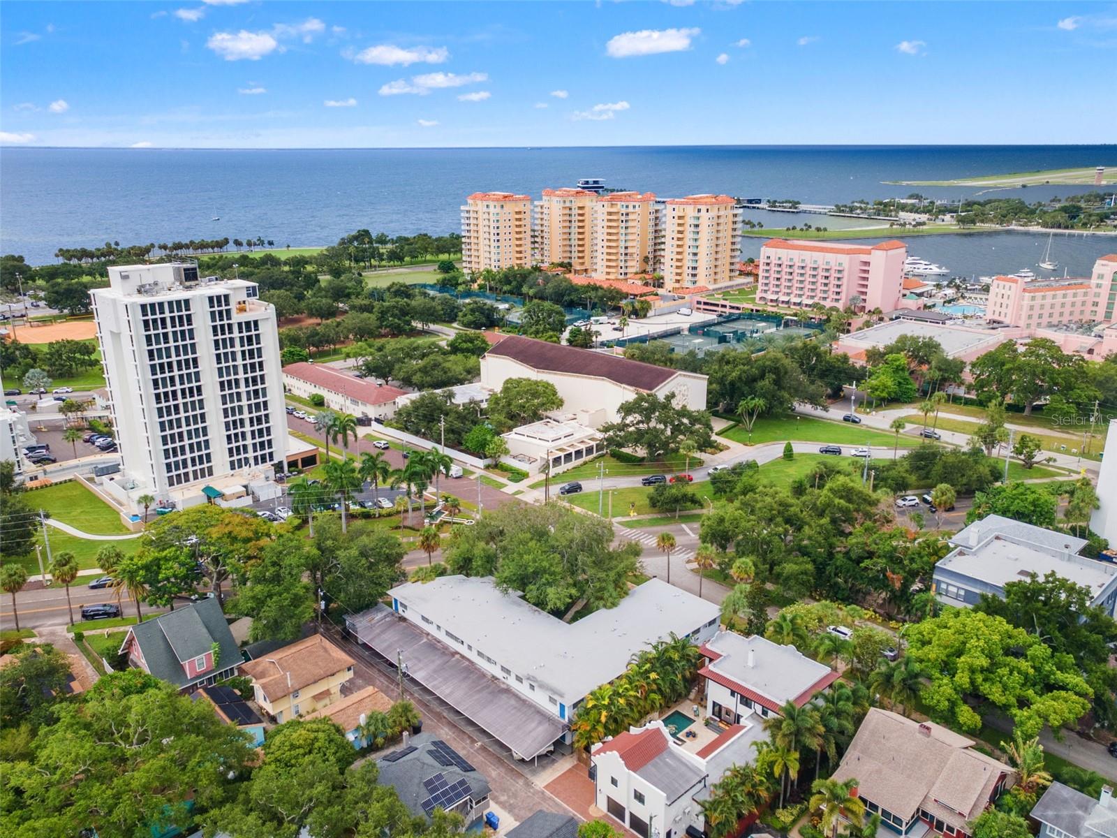 800 BEACH DR NE #1