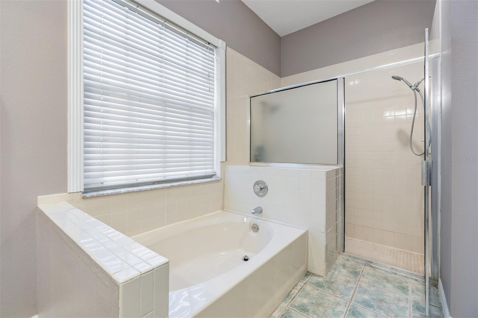 8706 CHARMING KNOLL CT