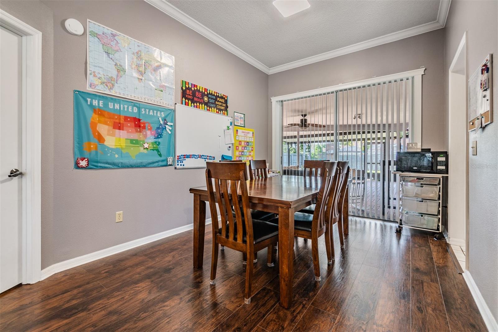 8706 CHARMING KNOLL CT