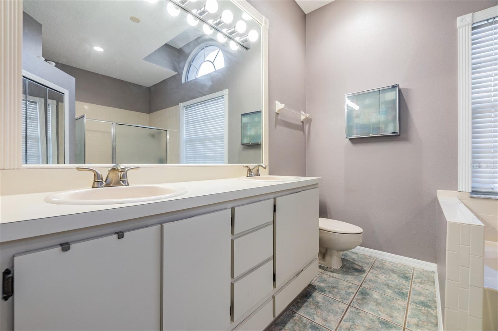 8706 CHARMING KNOLL CT