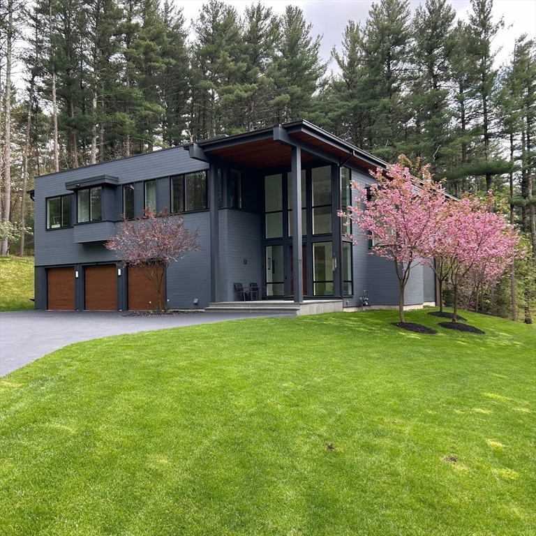 77 Kings Grant Road