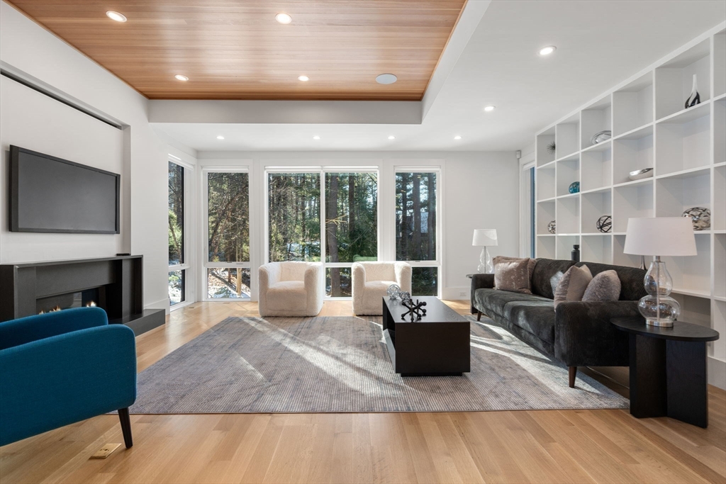 77 Kings Grant Road