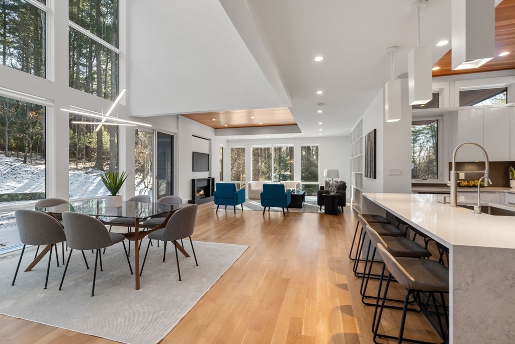 77 Kings Grant Road
