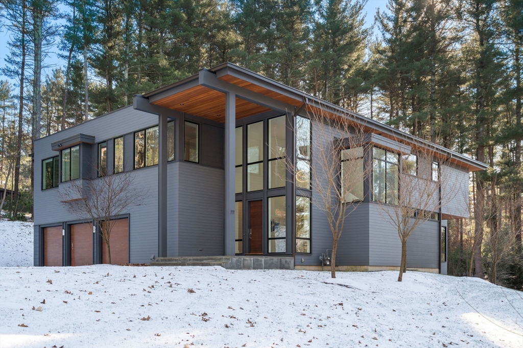 77 Kings Grant Road