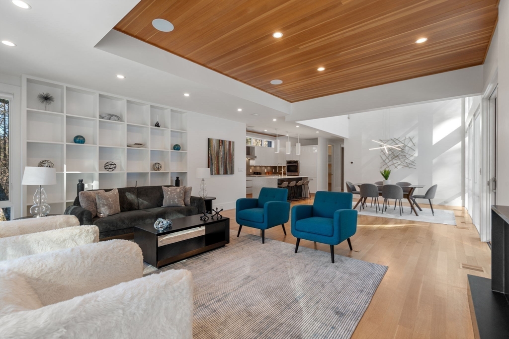 77 Kings Grant Road