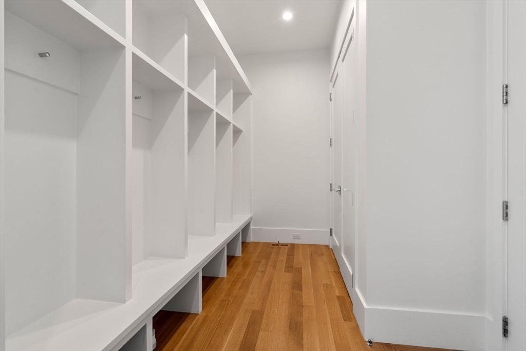 77 Kings Grant Road