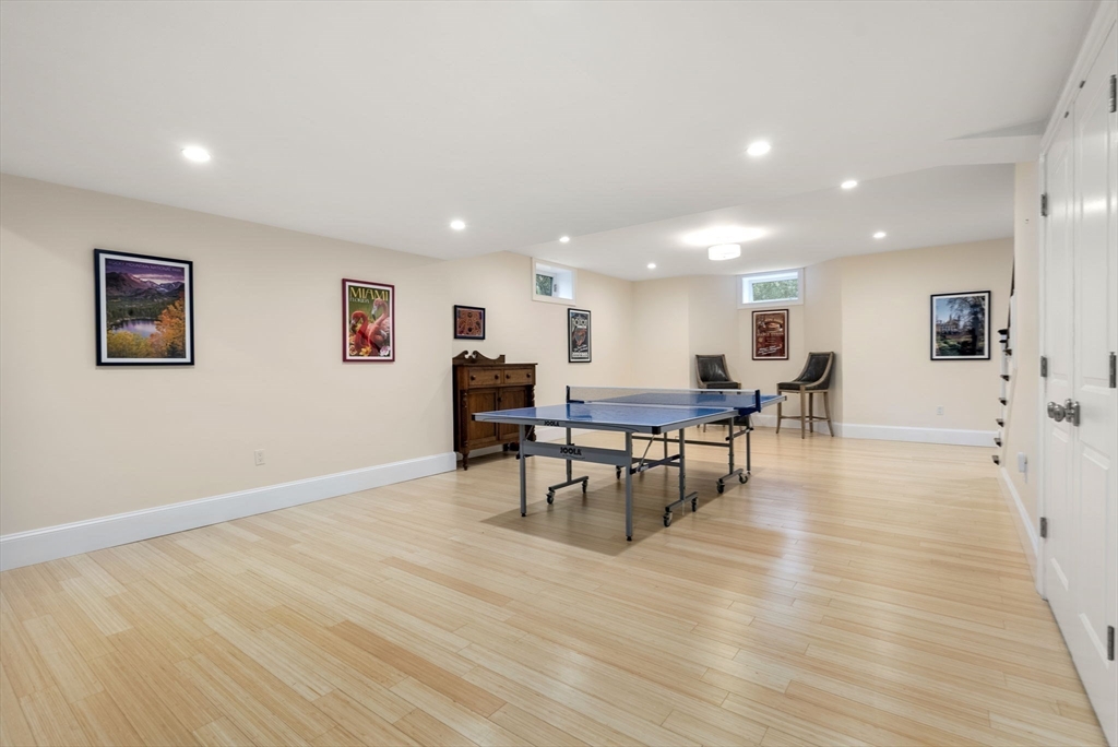 24 Oakdale Ave