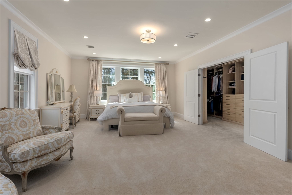 24 Oakdale Ave