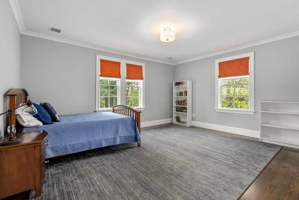 24 Oakdale Ave