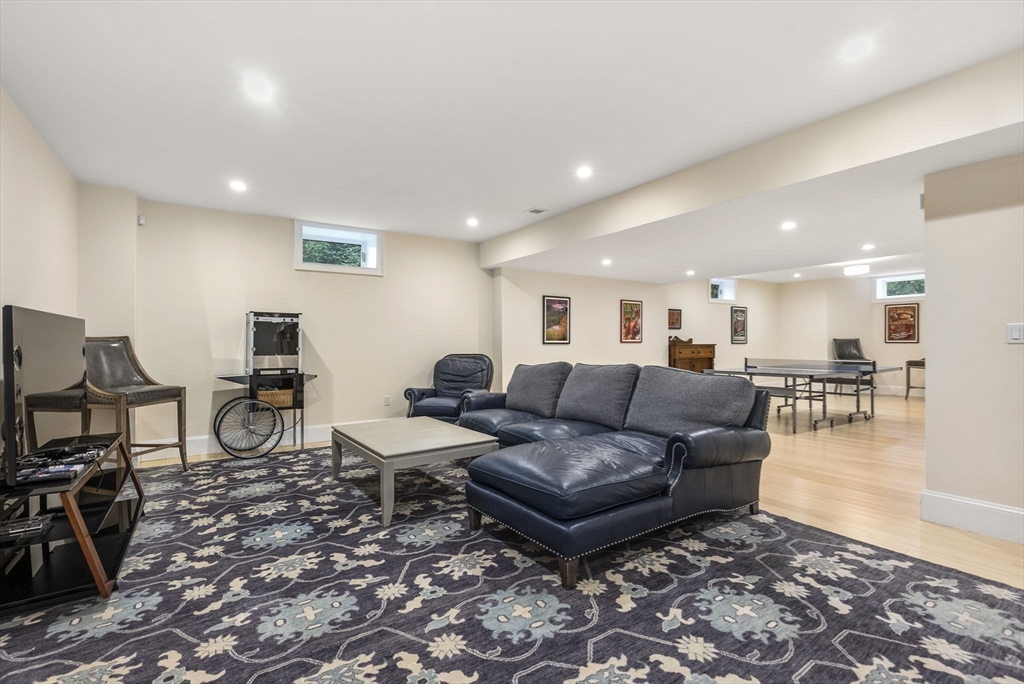 24 Oakdale Ave