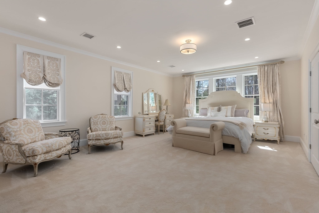 24 Oakdale Ave