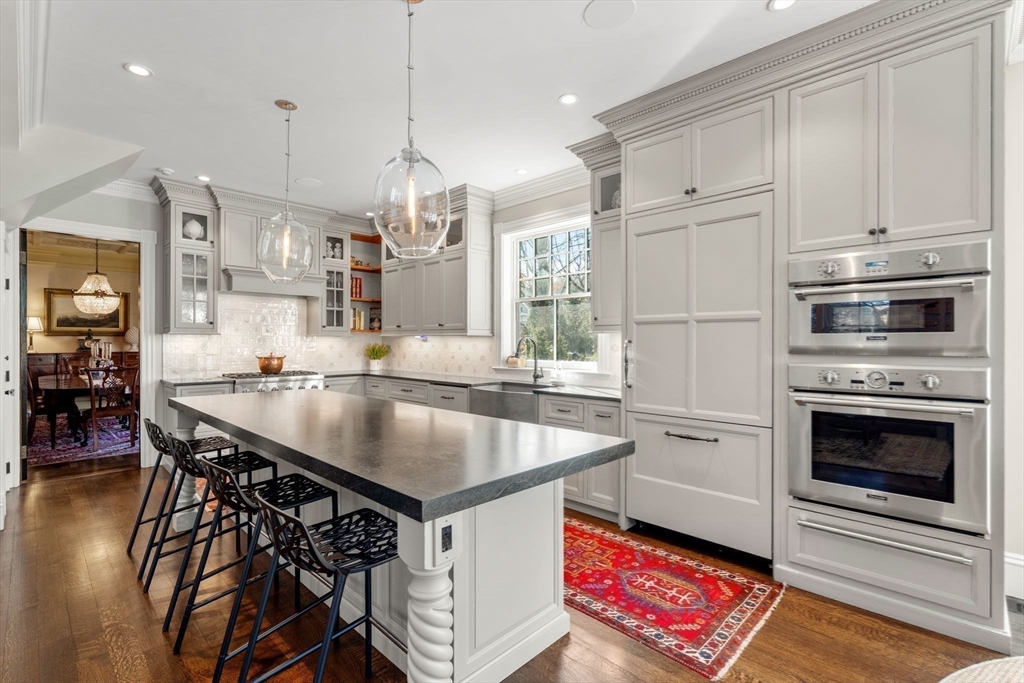 215 Boston Post Rd