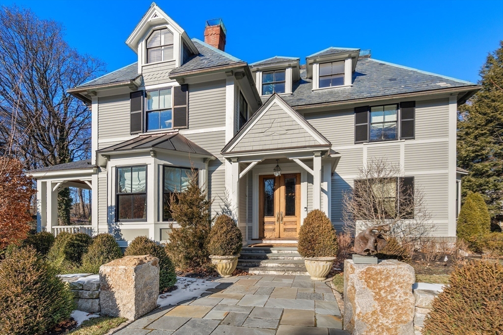 215 Boston Post Rd
