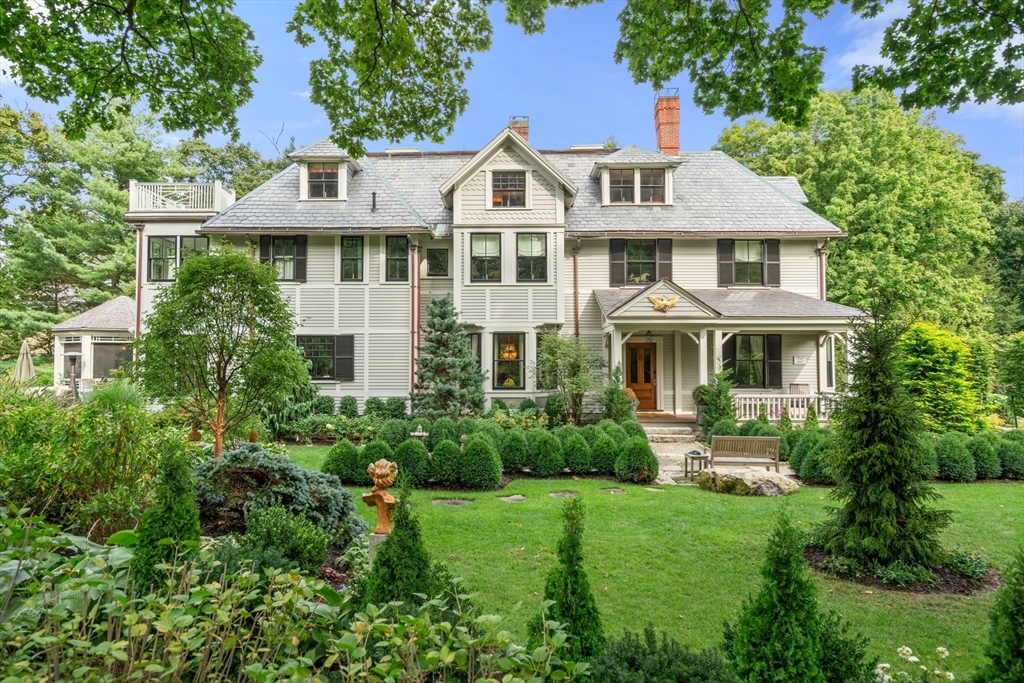 215 Boston Post Rd