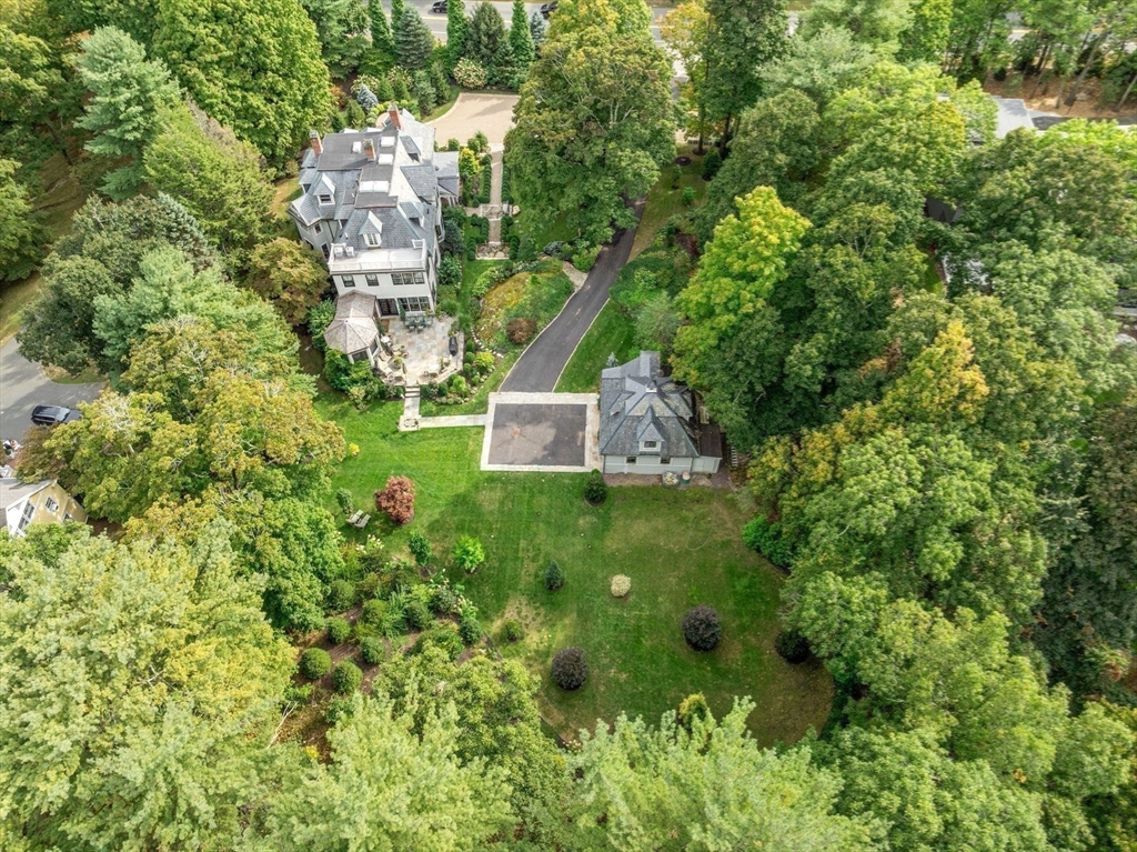 215 Boston Post Rd