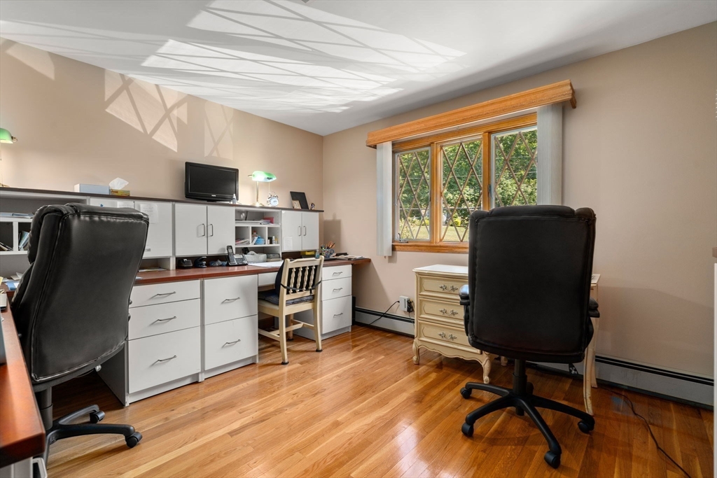 15 Hobbs Brook Rd