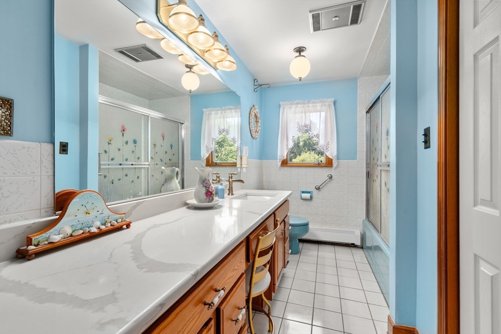 15 Hobbs Brook Rd
